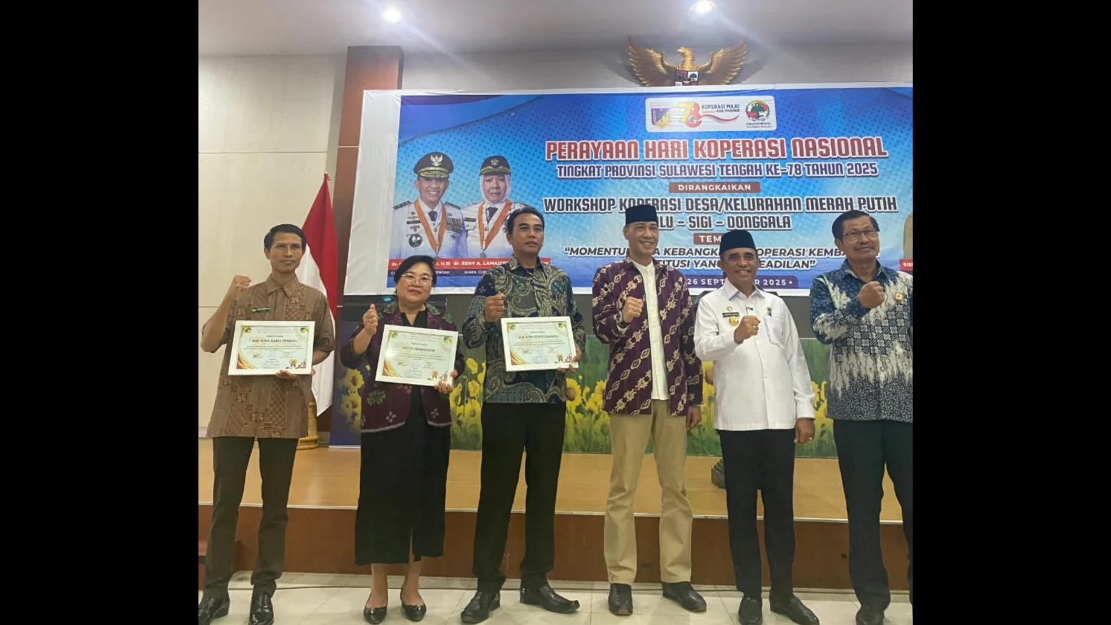 Piagam Koperasi Berprestasi Terbaik 1 se-Provinsi Sulawesi Tengah - Foto 2